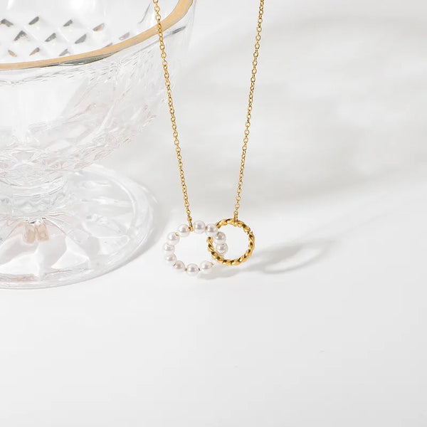 Interlocking Pearl Necklace | 18K Waterproof Plating